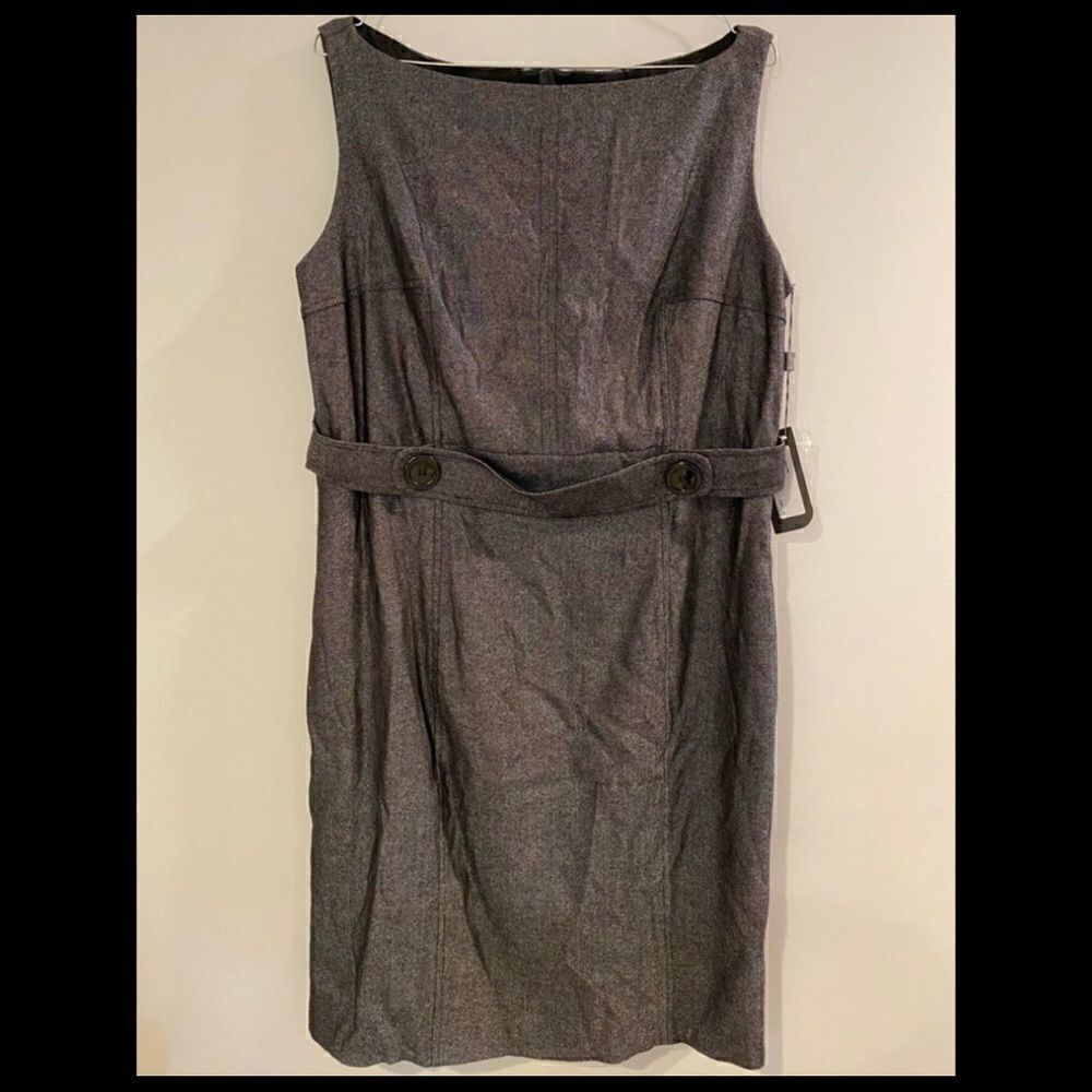 M SIAMO LIGHTWEIGHT FITTED SLEEVELESS DRESS 16